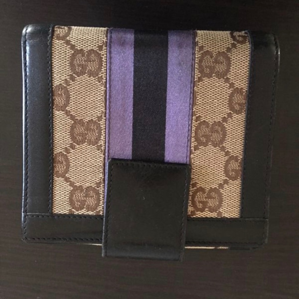 Authentic GUCCI Wallet - Picture 3 of 4